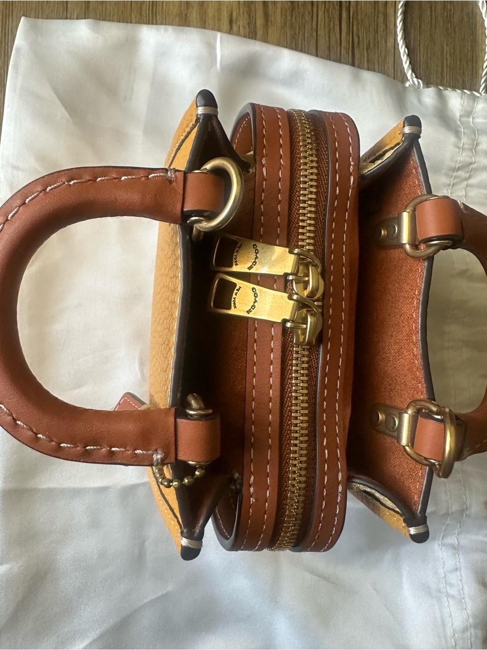 Coach  Rogue 12.  New and never worn. Strap: 21.5in - Picture 6 of 14